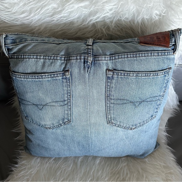 Trendy Jean cushion - Picture 2 of 8